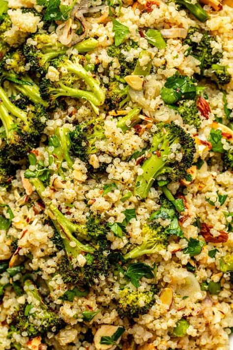 This Roasted Broccoli Quinoa Salad is wholesome, filling, and the perfect way to enjoy your veggies. Perfect for meal prep or simple plant-based dinners. Gluten-free, Oil-free option. Broccoli Quinoa Salad, Broccoli Quinoa, Quinoa Broccoli, Recipe Broccoli, Grain Salads, Quinoa Recipes Healthy, Cooked Quinoa, Vegan Quinoa, Vegan Ranch