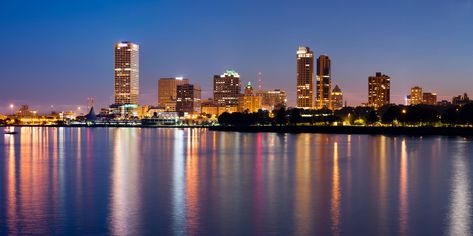 6 Things To Do In Milwaukee This Summer Milwaukee Skyline, Milwaukee City, Limo Service, Milwaukee Wisconsin, Milwaukee Wi, City Living, Lake Michigan, Best Cities, Image Photography