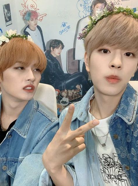 #STRAYKIDS #SEUNGMIN #LEEKNOW Stray Kids Minho, Kissy Face, Special Kids, Kid Memes, Stray Kids Seungmin, Kids Icon, Married Couple, Kids Pictures, Lee Min