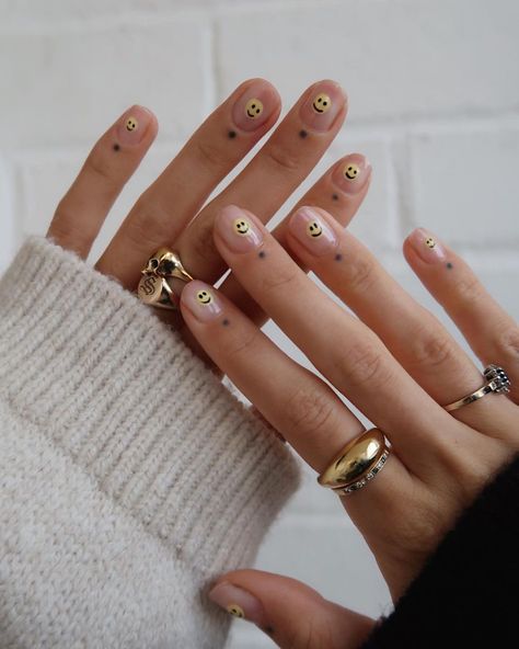 Sophie Floyd, Dome Ring, Nail Polish Designs, Classy Jewelry, Pink Sand, Pretty Acrylic Nails, Nail Art Inspiration, Lovely Ring, Easy Nail Art