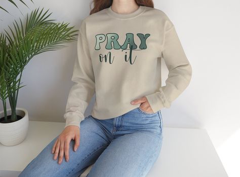 Spirit Daughter, Christian Clothes, Pray On It, Christian Crewneck, Daughter Of The King, Christian Values, Christian Merch, Christian Streetwear, Daughters Of The King