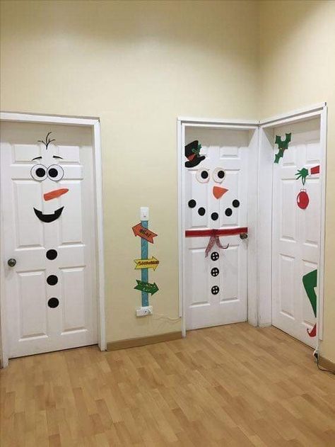 Elf Door, Door Decorating Contest, Awesome Elf On The Shelf Ideas, Snowman Door, Elf Activities, Xmas Elf, Elf Antics, Elf Fun, Beautiful Christmas Decorations