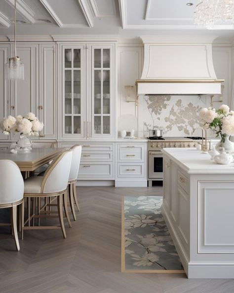 Luxury Kitchen Hood Design, Elegant Coastal Kitchen, Luxury Master Bedrooms Decor Classy, French Dining Room Ideas, French Villa Interior, Traditional Kitchen Island, Aesthetic Interior Design, Dream Kitchens Design, White Kitchen Design