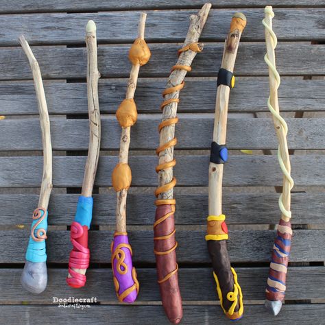 Doodlecraft: Harry Potter Week! DIY Magic Wands! Clay Wand, Magic Wand Craft, Wands Harry Potter, Wands Diy, Diy Harry Potter Wands, Wand Craft, Hogwarts House Colors, Wand Diy, Medieval Fair