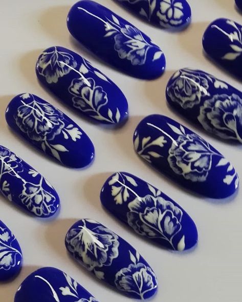 Chinoiserie Nails, Blue China Nails, Fine China Nails, Porcelain Nail Art, Japanese Inspired Nails, Porcelain Nails, China Nails, Art Deco Nails, Nail Time