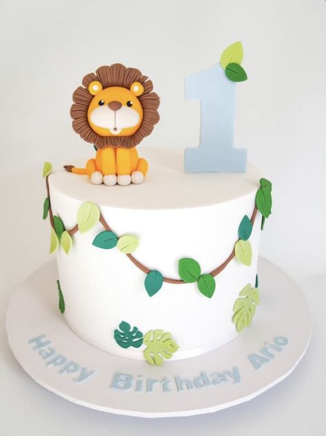 Cake Jungle Theme, Jungle Theme Birthday Cake, Lion Birthday Theme, Lion Birthday Cake, Jungle Theme Cakes, Strawberry Vanilla Cake, Theme Birthday Cake, Oreo Cream, Lion Birthday