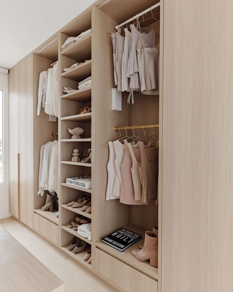 HAAUS.® | If this doesn’t scream laundry goals, we don’t know what does! What an absolute breathtaking space. Big thumbs up @alisa_lysandra 👍 📸… | Instagram Walk In Robe Designs, Glamorous Bedroom Decor, Walk In Closet Inspiration, Walk In Closet Ideas, Glamourous Bedroom, 70s House, Modern Closet, Walk In Robe, Simple Wardrobe