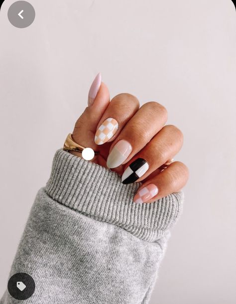 Classic Nail Set, Checkered Gel Nails, Lost In My Thoughts, Nail Polish Ideas, Nail Design Glitter, Checkered Nails, Nail Aesthetic, Colors Nails, Retro Nails