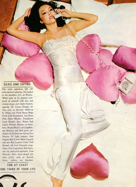 silks and satins - bailey - vogue july 74 2 Marie Helvin, Valentine Photo Shoot, David Bailey, English Fashion, Lulu Frost, Valentine Photo, Photoshoot Themes, Vogue Uk, Photoshoot Concept