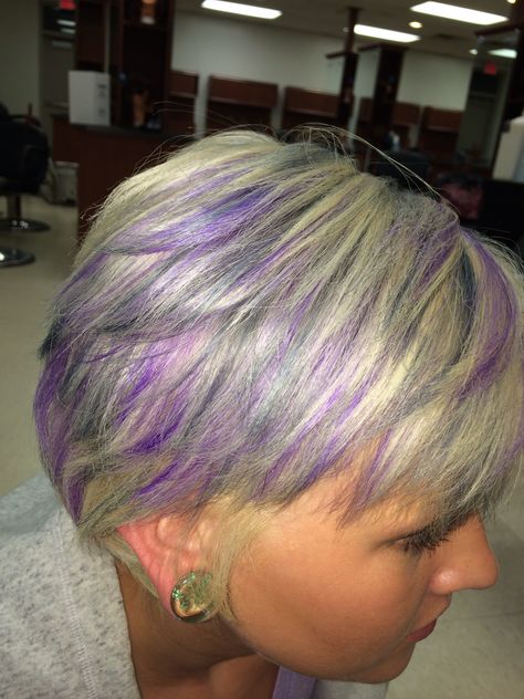 Funky fun hair Blonde And Bright Colored Hair, Short Lilac Hair, Grey Hair With Purple Highlights, Purple Grey Hair, Short Purple Hair, Lavender Highlights, Purple Hair Highlights, Hair Shade, Holographic Hair