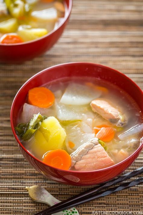 Kombu Dashi, Japanese Salmon, Soup With Vegetables, Salmon Soup, Asian Soup Recipes, Just One Cookbook, Dashi Broth, Japanese Soup, Easy Japanese Recipes