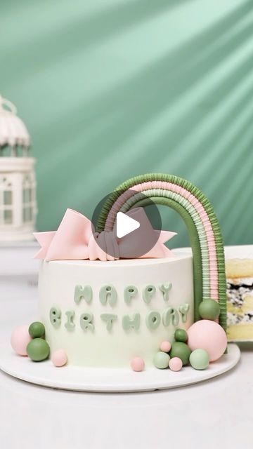 Bow Tie Cake, Tie Cake, Arch Cake, Fondant Cake Tutorial, Cake With Fondant, Bow Cakes, Ombre Cake, Video Inspiration, Fondant Cake Toppers