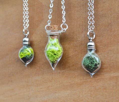 Moss Forest, Moss Jewelry, Moss Necklace, Plant Necklace, Miniature Terrarium, Plant Jewelry, Terrarium Necklace, Lovers Necklace, Nature Necklace