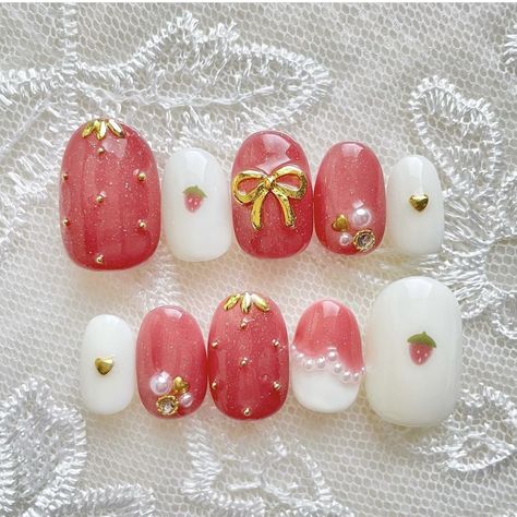 Jelly Strawberry Nails, Vintage Christmas Nail Designs, Red Strawberry Nails, Blue Diamond Nails, Nails Strawberry, Strawberry Nail Art, Strawberry Nail, Strawberry Nails, Fake Nails Designs