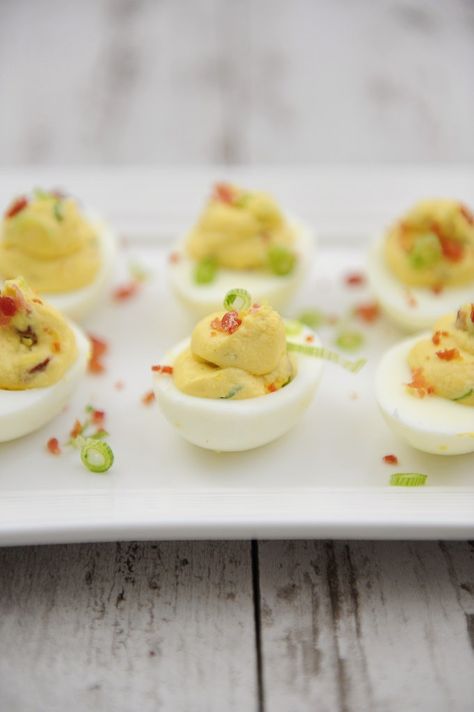 How to use up leftover easter eggs deviled eggs 3 Asparagus Egg, Boiled Egg Recipes, Hard Boiled Egg Recipes, Entertaining Appetizers, Decorated Easter Eggs, Pink Peppermint, Hard Boiled Egg, Cooking Bacon, Egg Salad Recipe