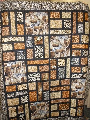 Minimalist Quilt, Animal Print Quilt, Wildlife Quilts, Colchas Quilting, Patchwork Quilting Designs, Panel Ideas, Panel Quilt Patterns, Elephant Quilt, Big Block Quilts