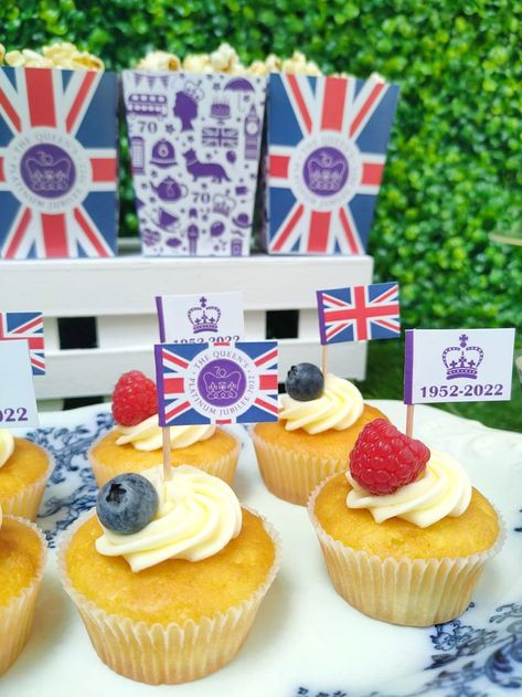 Queens Platinum Jubilee snack box and food flags Jubilee Decorations, Food Flags, Triangle Bunting, Jubilee Party, Flag Food, Straw Flags, Box Print, Food Cards, Cocktail Sticks