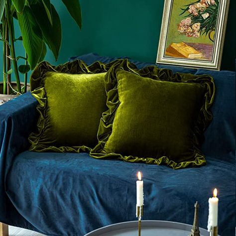 Post Modern Furniture, Couch Bedroom, Velvet Throw Pillow, Rooms Ideas, Green Pillows, Velvet Throw, Velvet Pillow Covers, Velvet Throw Pillows, Decorative Throw Pillow Covers