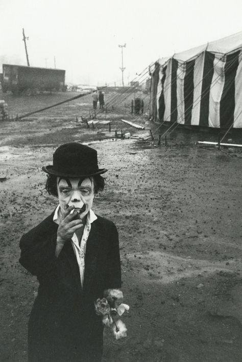 Historical Photography by Bruce Davidson Show Culture in 20th Century Bruce Davidson, Circus Clown, Black And White Photograph, Print Black And White, Vintage Photo, Photo Print, Circus, Black And White, Photography