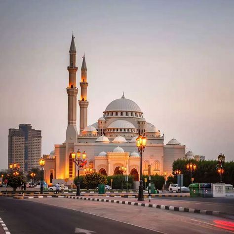 Al Noor Mosque, Sharjah is one of most prominent mosque of Sharjah, Uae. It was established near Khalid lagoon, on Buhaira, Corniche. The mosque was built on the orders of the wife of ruler of Sharjah. The infrastructure of the mosque is inspired by Ottoman Empire. It can accommodate almost 2200 people at one time. #Mosque #Islam #Muslim #architecture #history #Allah #mosquesoftheworld #Salah #ibaadah #AlNoorMosque #AlharamTravelUK Muslim Architecture, Mosque Design Islamic Architecture, Mosque Design, Architecture History, Top Travel Destinations, Travel Wanderlust, Khalid, Ottoman Empire, Urban Life