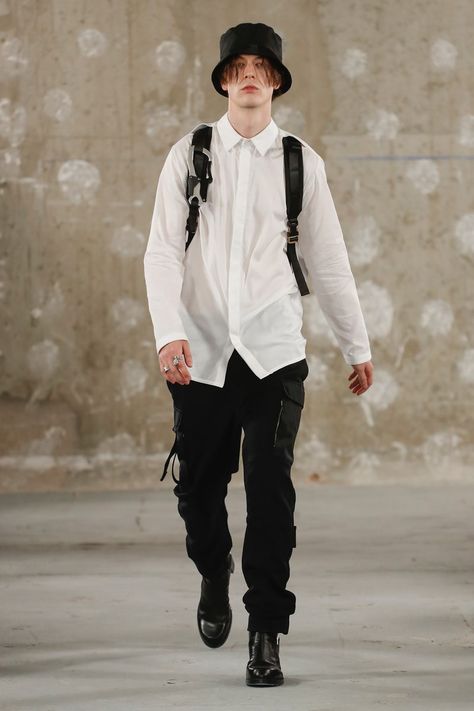 Alyx | Menswear - Spring 2019 | Look 34 Alyx Studio Aesthetic, Men Subversive Fashion, Alyx Necklace, 1017 Alyx 9sm Bracelet, Alyx Studio, 1017 Alyx 9sm Runway, Pokemon Team Rocket, Drain Gang, Yung Lean