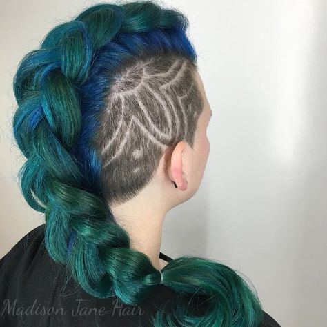 . Double Side Shave, Mohawk Designs, Mermaid Colours, Braid Mohawk, Shaved Designs, Shaved Hairstyles, Undercut Designs, Shaved Side, Shaved Hair Designs