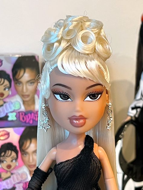 August Dahl on X: "I continue to experiment with hair styling. I like bangs🤩 https://t.co/mnHHnJ760g" / X Bratz Hairstyles, Doll Hairstyles, Bratz Doll, Doll Collection, Doll Hair, Custom Dolls, Hair Styling, Season 1, Fashion Dolls