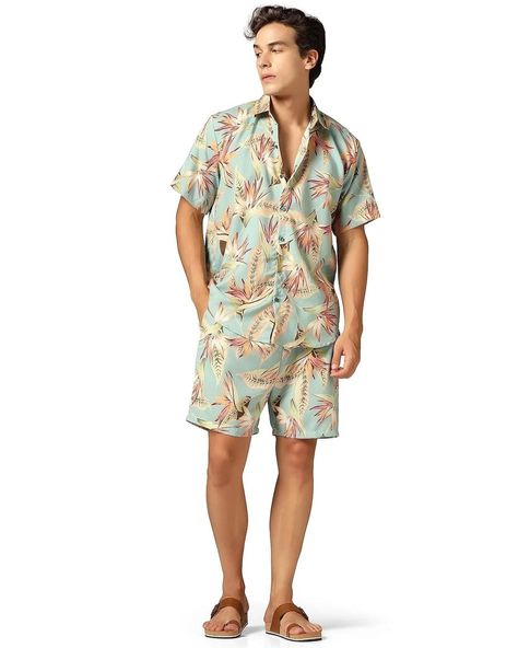 Price: (as of - Details) Men's Co-Ord Set featuring the stylish Rayon Leaf Printed Night Dress. This Night Suit for Men is the epitome of comfort and style, designed to enhance your sleepwear collection. Crafted from rayon fabric, this Night Suit Sleep Wear ensures a soft and breathable feel against your skin, promoting a comfortable and relaxed night's sleep. The lightweight material allows for easy movement, making it an ideal choice for lounging around the house or getting a good night's r... Night Dress For Men, Night Dress For Man, Mens Night Suit, Mens Cords, Cord Set, Suit For Men, Mens Pajamas Set, Make Your Logo, Night Suit