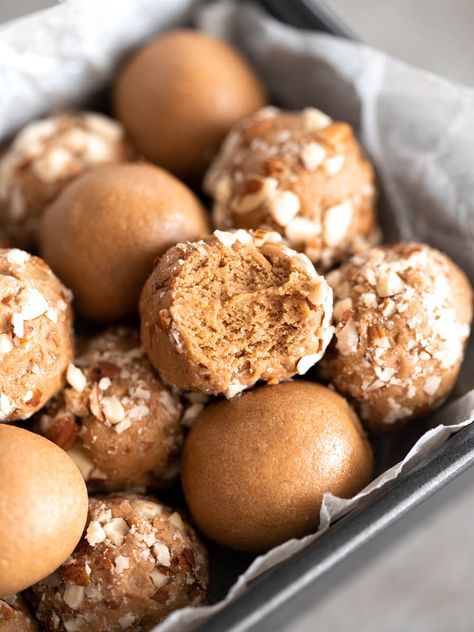 Whey Protein Balls, Coffee Protein Balls, Organic Protein Balls, Whey Protein Snacks, Protein Ball Photography, Protein Balls With Whey Protein, Post Workout Protein Balls, S’mores Protein Balls, Whey Recipes