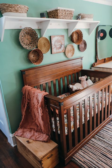 Boho inspired nursery. Crib is from Childcraft. Its 100% natural cherry wood. Baskets are second hand, toy crate was made local, sheets are from Etsy. 💓 Dark Wood Nursery, Brown Wood Bedroom, Boho Girl Nursery, Wood Baskets, Brown Crib, Toddler And Baby Room, Boho Nursery Girl, Cherry Wood Furniture, Cozy Baby Room