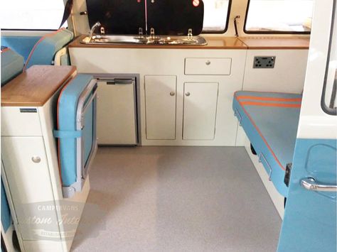 Bay Window Interior, Camper Revamp, Vw Bay Window, Camper Storage Ideas Travel Trailers, Vw T2 Camper, Vw Camper Conversions, Motorhome Living, Vw Bus Interior, Camper Interior Design