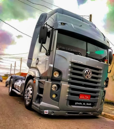 Truck Top, Old Lorries, Volkswagen Passat, Volkswagen Golf, Semi Trucks, Cool Trucks, Constellations, Cars And Motorcycles, Volkswagen