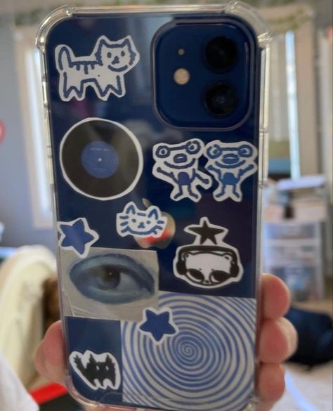 Blue Phonecase Ideas, Clear Phone Case Inspo Blue, Blue Phone Clear Case Ideas, Dark Blue Phone Case Aesthetic, Blue Phone Case Stickers, Phone Case Ideas Blue, Iphone 12 Blue Case, Phone Case Art Ideas, Blue Phone Case Ideas