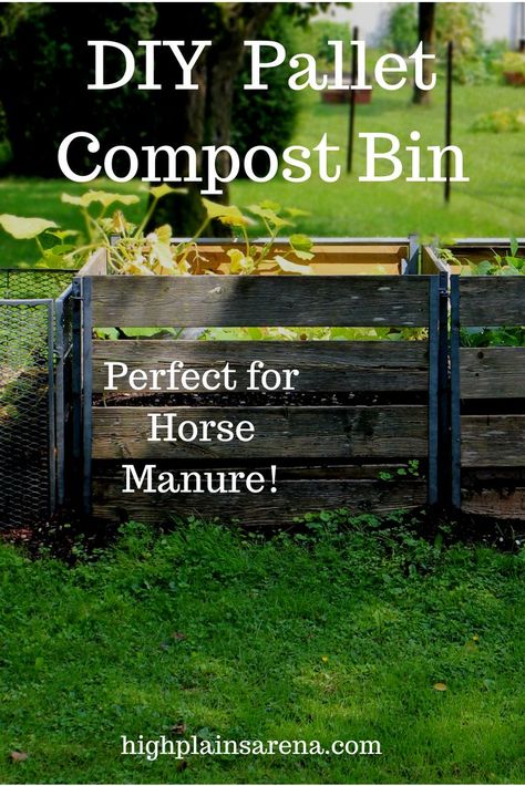 Easy DIY pallet compost bin for horse manure or garden scraps. Cheap and quick project! #diy Manure Compost Bin, Pallet Compost Bin, Pallet Compost, Compost Bin Pallet, Manure Composting, Manure Management, Diy Horse Barn, Horse Manure, Horse Shelter