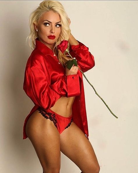 Mandy Rose Instagram, Mandy Rose, Wwe Female Wrestlers, Amanda Rose, Wwe Girls, Wwe Womens, Lady In Red, Happy Valentine, Beauty Women