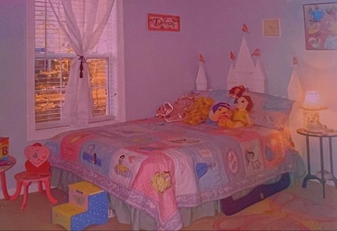 My childhood room💕 #coconutgirl #disney #princess #yk2 #2004 Bedroom 2000s, My Little Pony Bedroom, 2000s Bedroom, Disney Princess Bedroom, Disney Princess Room, Princess Room Decor, Disney Bedrooms, Toddler Girl Room, Princess Room