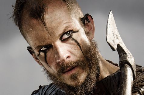 Gustaf Skarsgard as Floki in the hit series The Vikings- a stunning performance yet also such a handsome face and versatile character. Floki Vikings, Viking Makeup, Vikings Season 4, Fever Ray, Ragnar Vikings, Viking Wallpaper, Gustaf Skarsgard, Costume Viking, Viking Character