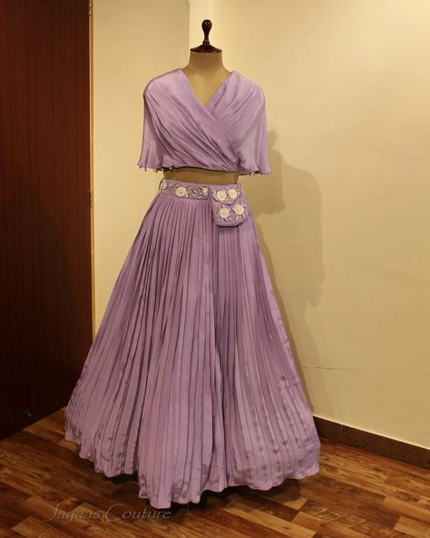 Lavender Skirt And Top, Lavender Crop Top, Crop Top With Skirt, Lavender Skirt, Top With Skirt, Kurta Design, Pink Embroidery, Plain Blouse, Crop Top Skirt