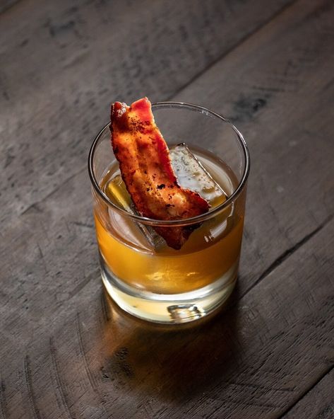 Bacon Old Fashioned Cocktail, Bacon Washed Bourbon, Don Lee, Bourbon Drink, Bourbon Old Fashioned, Whiskey Recipes, Liquor Recipes, Bourbon Drinks, Aromatic Bitters