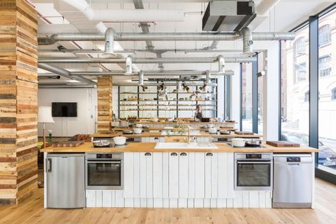 Hello Fresh by Thirdway Interiors, Shoreditch – UK » Retail Design Blog Test Kitchen Design, Culinary Arts Classroom, Cooking School Interior, Cooking Classes Design, Cooking School Design, Commercial Kitchen Design, Cooking In The Classroom, Kitchen Vacuum, School Interior