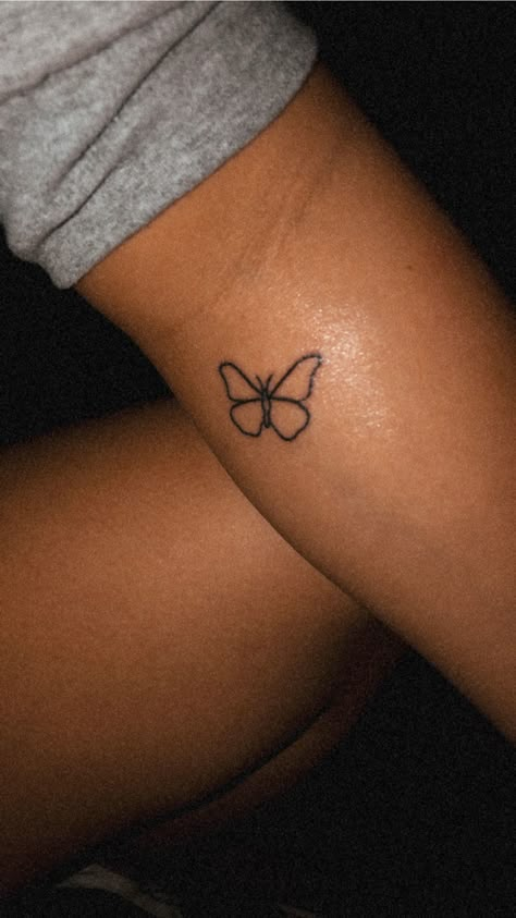 Butterfly Tattoo Simple, Butterfly Tattoo Back, White Butterfly Tattoo, Skull Butterfly Tattoo, Tiny Butterfly Tattoo, Realistic Butterfly Tattoo, Purple Butterfly Tattoo, Simple Butterfly Tattoo, Stick Poke Tattoo