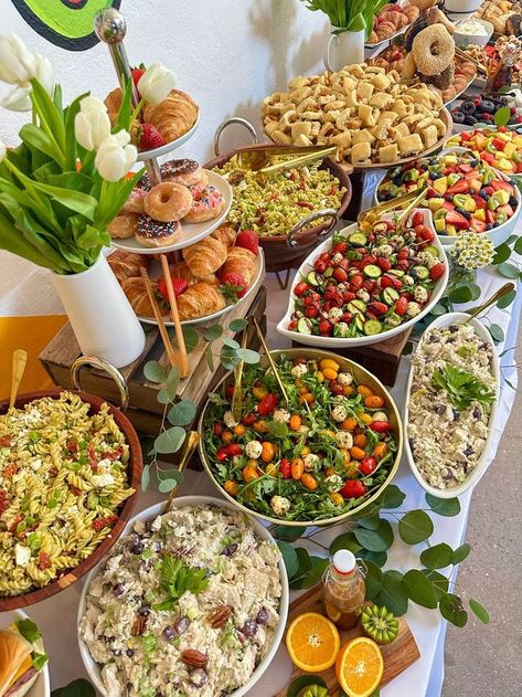 Graduation Party Food Table, Wedding Appetizer Ideas, Party Food Table Ideas, Graduation Party Foods, Wedding Appetizers, Grazing Board, Party Food Buffet, Catering Ideas Food, Appetizer Ideas