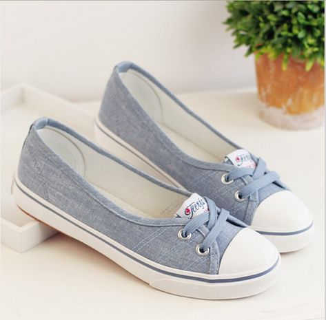 Shoes For Women Casual, Recipes For Families, Best Casual Shoes, Mode Shoes, Pretty Sandals, Trendy Shoes Sneakers, White Casual Shoes, Women Casual Shoes, Girly Shoes