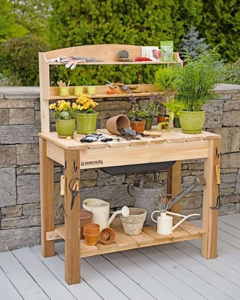 25+ Inspiring DIY Garden Ideas That Promotes Peace - Gravetics Garden Bench Table, Potting Ideas, Garden Work Bench, Potting Bench Ideas, Potting Bench Plans, Outdoor Potting Bench, Spring Garden Decor, Potting Tables, Potting Table