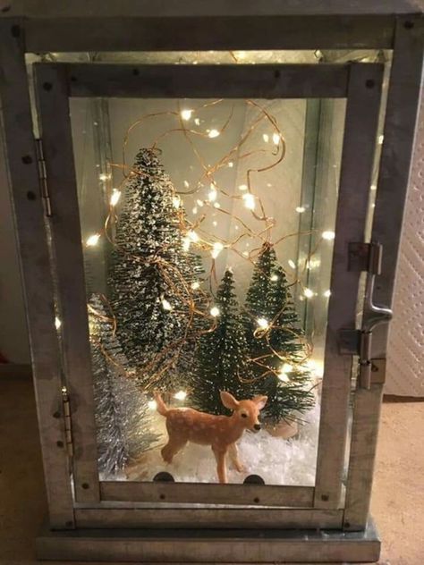 Seasonal Lantern Ideas, Xmas Lanterns Ideas, Diy Christmas Lanterns Ideas, Christmas Lantern Decor Ideas, Easy Outdoor Christmas Decorations, Christmas Lantern Ideas, Diy Christmas Lantern, Lantern Christmas Decor, Holiday Lanterns