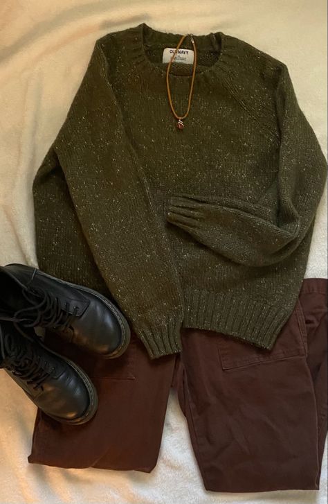 Brown And Forest Green Aesthetic, Green Knit Sweater Outfit, Forest Academia Outfit, Dark Green Outfit Ideas, Forest Academia, Green Dark Academia, Sweater Season, Mens Casual Dress Outfits, Causal Outfits