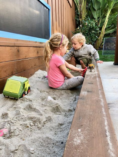 Diy Sandbox Ideas, Natural Sandbox, Diy Sand Box For Kids, Sandbox Ideas, Built In Sandbox Sand Pit, Landscaping Sand, Diy Sandbox With Cover Easy, Build Sandbox With Cover, Homemade Sandbox With Lid