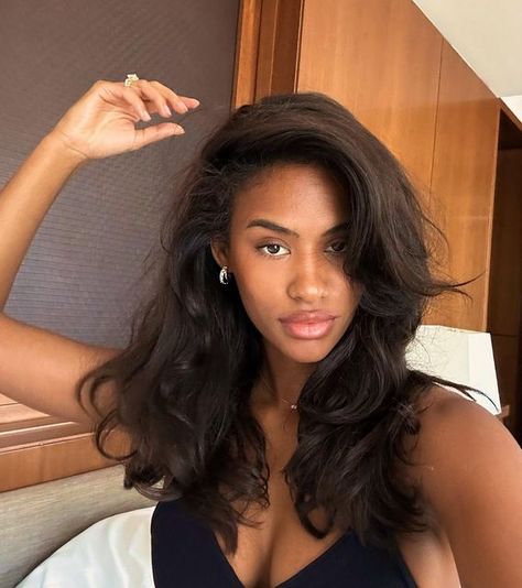 Pretty Hair Aesthetic, Blowout Hair Black, Blowout Hair Black Women, Pretty Brown Skin Women, Kendra Bailey, Black Women Aesthetic, Brown Skin Women, Every Day Makeup, Caramel Skin