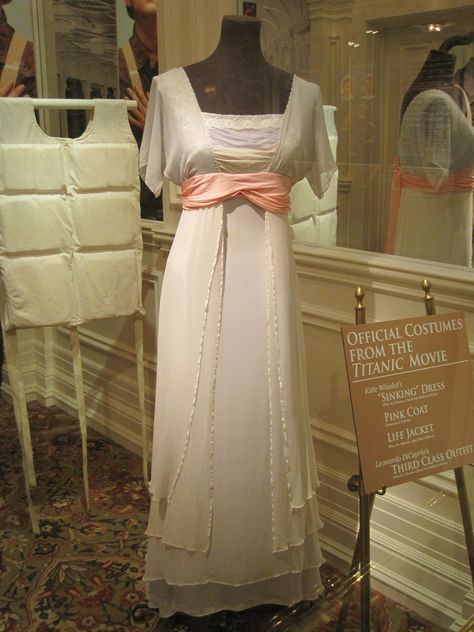 Kate Winslet's beautiful "sinking" dress on Titanic. This is on display at the exhibit in Pigeon Forge, TN. This was probably my favorite dress in the entire movie.  So pretty. Titanic Costume, Titanic Dress, 1910s Fashion, Class Outfit, Titanic Movie, Pigeon Forge Tn, Edwardian Dress, Antique Dress, Movie Fashion