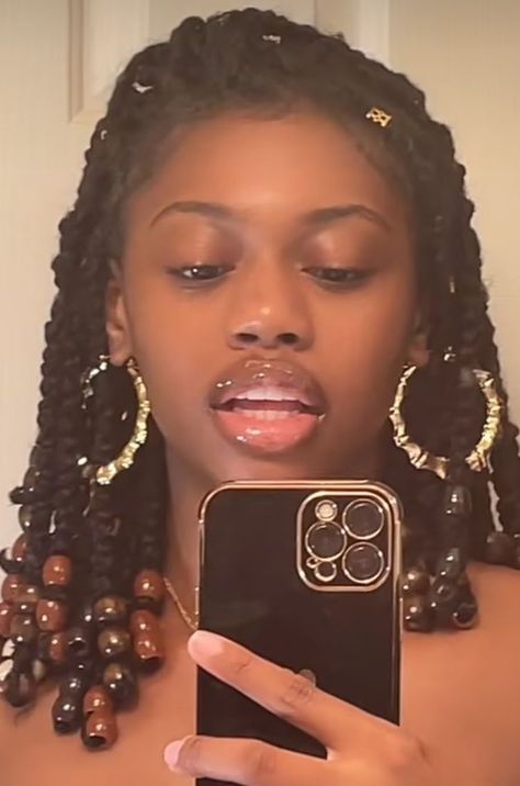 Twists Black Women, Locs Beads, Cute Box Braids Hairstyles, Protective Hairstyles Braids, Hair Twist Styles, Pretty Braided Hairstyles, Natural Curls Hairstyles, Natural Hair Braids, Locs Hairstyles